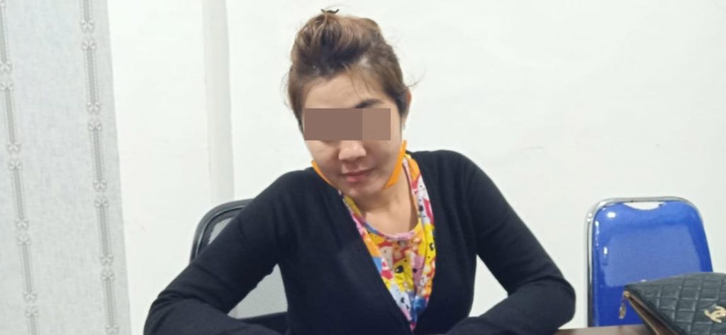 SD (31) lantaran diduga sebagai Mucikari atas kasus tindak pidana prostitusi online di Kabupaten Ketapang.