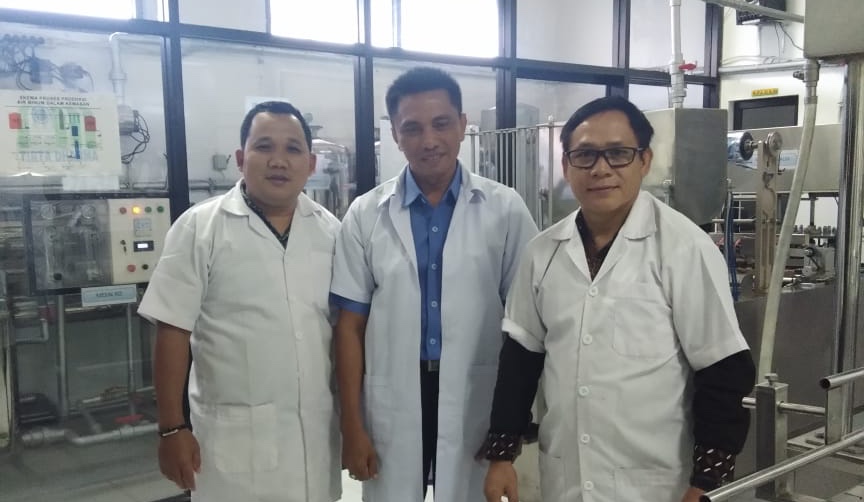 Ketua Pansus I DPRD Sanggau, Paulus (paling kanan) ketika mengunjungi instalasi pengolahan air Perumda Tirta Kajuruhan Kabupaten Malang, Senin (15/7)