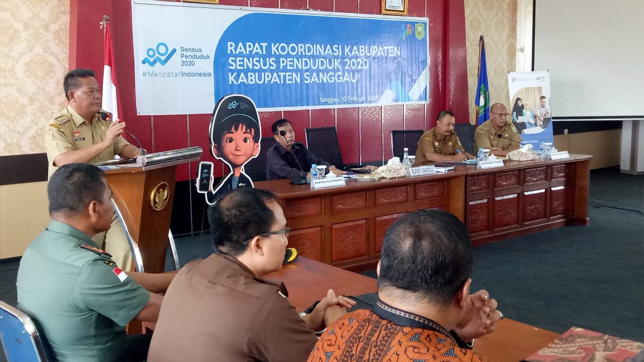 Foto--Bupati menyampaikan sanbutan Rakor Sensus Penduduk Kabupaten Sanggau 2020 di lantai II Kantor Bupati, Senin (10/02/2020)--ist