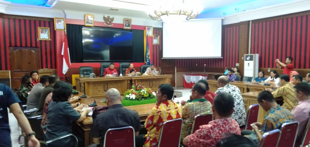 Anggota DPR RI dari Komisi II, Cornelis ketika melakukan reses di Kabupaten Sanggau, Jumat (6/3/2020) di aula kantor Bupati Sanggau---Kiram Akbar